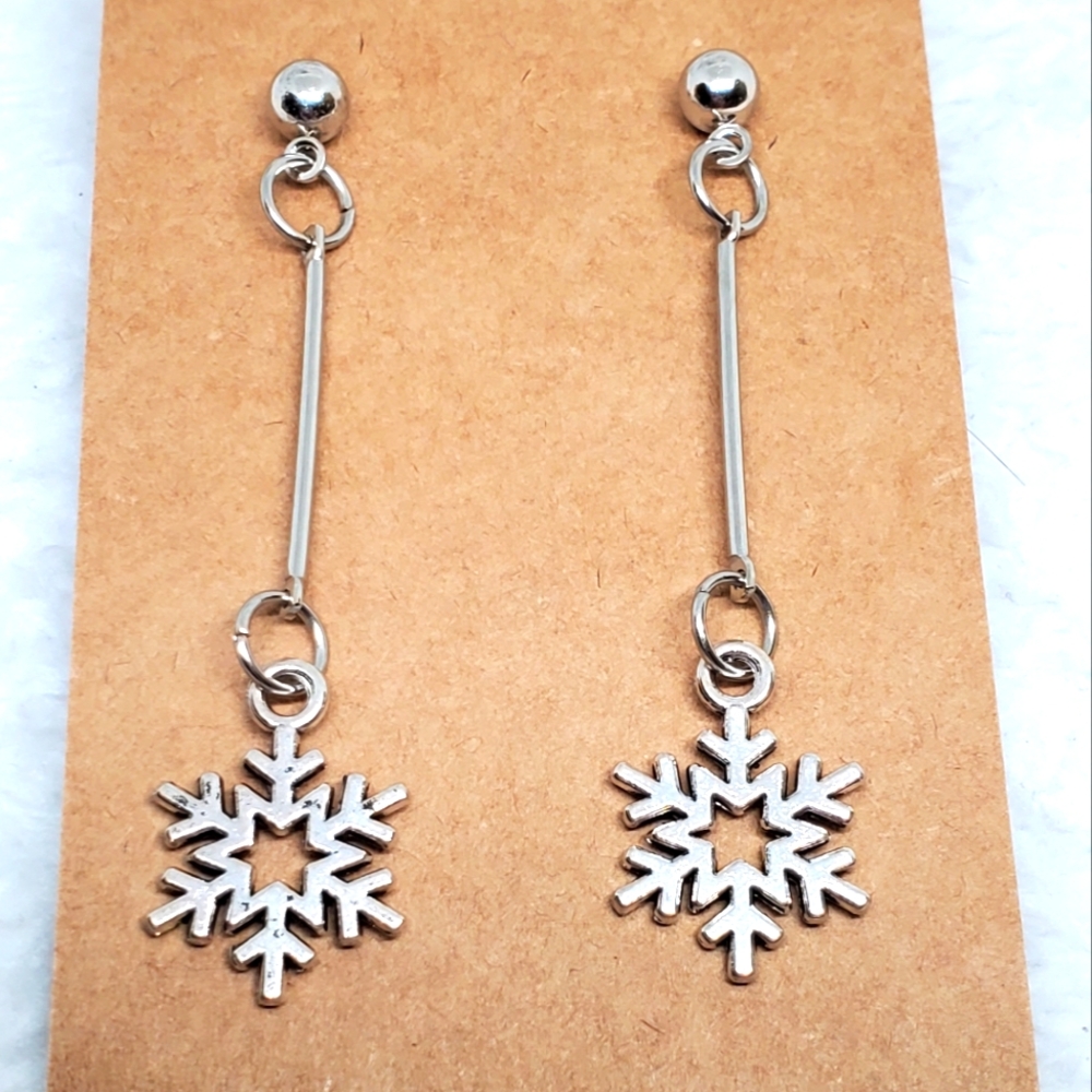 7/$10 Snowflake Earrings, New
